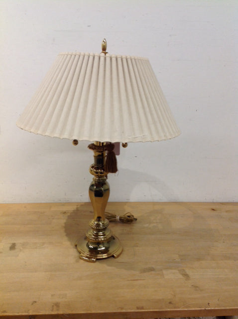 27" Brass Double Bulb Lamp w/Shade