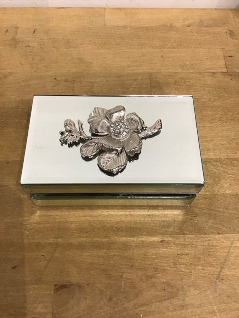 6"x2" Mirrored Box W/Silver Embellished Flower