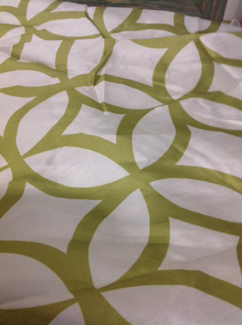 Tablecloth- Round Green & White Print