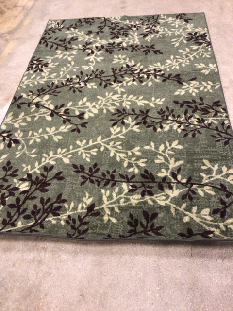 109 1/2" X 71 1/2" Green/Cream/Burgandy Floral Pattern Rug