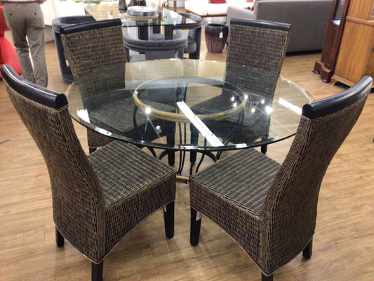 Round Beveled Glass Top Pedestal Dining Table W/4 Wicker Chairs