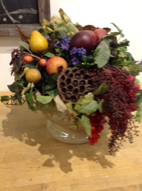 8" Tan Ceramic Bowl W Fruit & Greens