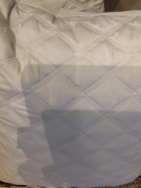 Pillow- 24" Dnky Taupe Quilted