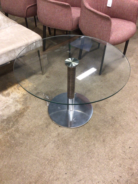 31 1/2" Round Glass Top Pedestal End Table